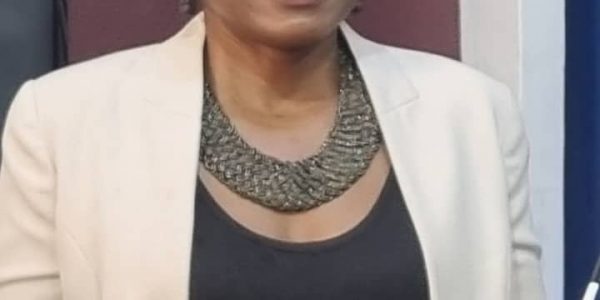 Judith Asina-Wenga, 43 ans. Judith Asina-Wenga, 43 ans. journalistes congolaise (RDC) vivant à Bukavu. 15 ans de métier dans la presse. Directrice de SVEIN MEDIA, avec une radio locale émettant à Bukavu sur 89.3 Mhz, www.sveinmedia.info et You tube @sveinmediatvchannel8957. 2010-2016), presse écrite « La Prospérité de Kinshasa ». 2016-2021, trihebdomadaire « Congo Nouveau », www.matininfo.net et www.politico.cd à Kinshasa. S’intéresse aux questions politiques, gouvernance, paix, genre, justice et sécurité.